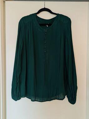 Treasure & Bond Women's Dark Green Long-Sleeve Button Front Blouse
